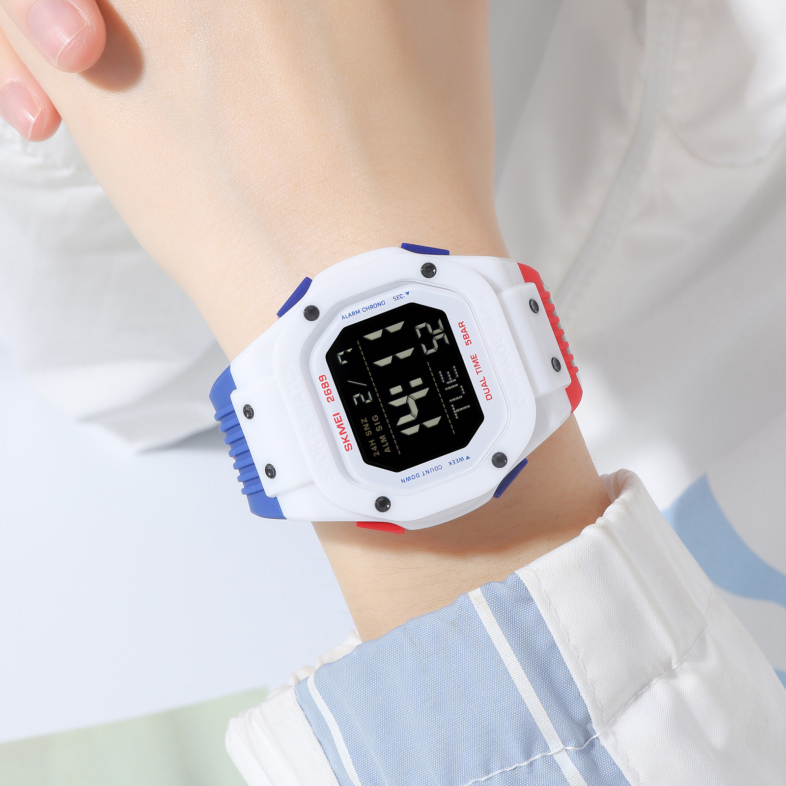 SKMEI 2689 Fashion Wristwatch  – Outdoor Lighting Zones recenzja i cena